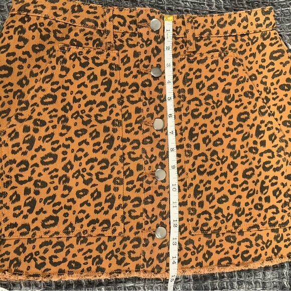 MITTOSHOP Animal NWT Print Denim Button Down Raw Hem Skirt Women's Medium #718 - Picture 11 of 11